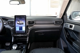 2020款福特探险者EcoBoost