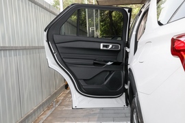 2020款福特探险者EcoBoost