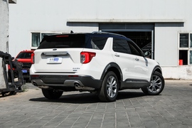 2020款福特探险者EcoBoost