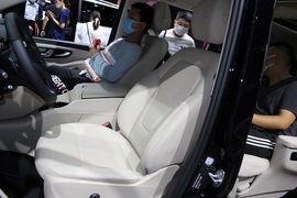 奔驰V260