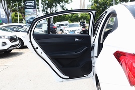 2021款奇瑞艾瑞泽5