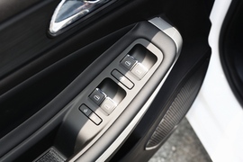 2021款奇瑞艾瑞泽5