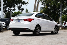 2021款奇瑞艾瑞泽5