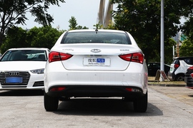 2021款奇瑞艾瑞泽5