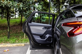 2021款雪铁龙凡尔赛C5