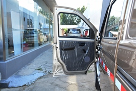 2021款五菱荣光S