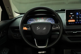 2021款红旗E-QM5