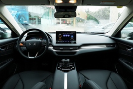 2021款红旗E-QM5