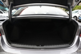 2021款起亚K5凯酷