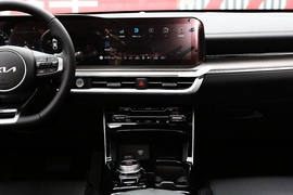 2021款起亚K5凯酷