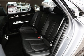 2021款起亚K5凯酷