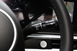 2021款起亚K5凯酷