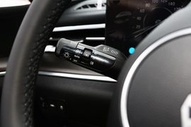 2021款起亚K5凯酷