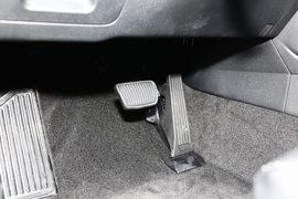 2021款起亚K5凯酷