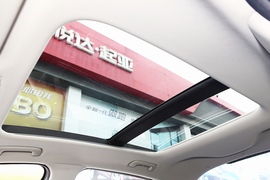 2021款起亚K5凯酷