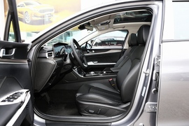 2021款起亚K5凯酷