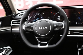 2021款起亚K5凯酷