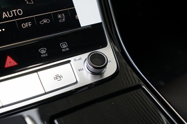 2022款奥迪A8L