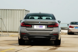 2022款宝马530i
