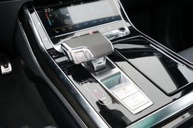 2022款奥迪Q8