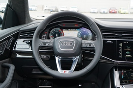 2022款奥迪Q8