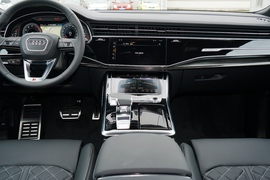 2022款奥迪Q8