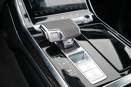 2022款奥迪Q8