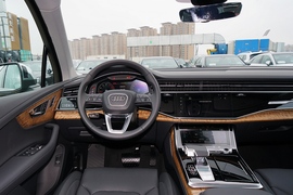 2022款奥迪Q7