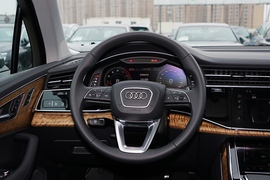 2022款奥迪Q7