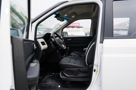 2021款五菱宏光PLUS