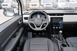 2021款五菱宏光PLUS