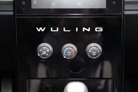 2021款五菱宏光PLUS