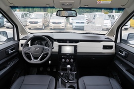 2021款五菱宏光PLUS