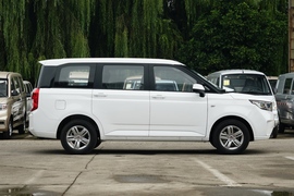 2021款五菱宏光PLUS