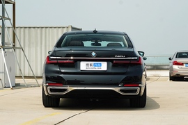 2021款宝马740Li