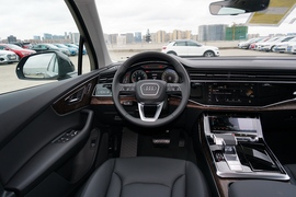 2022款奥迪Q7