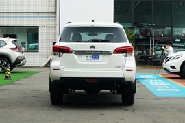   2020款日产途达 2.5L XE 手动两驱精英版