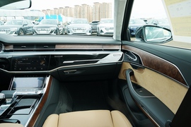2022款奥迪A8L