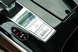 2022款奥迪A8L