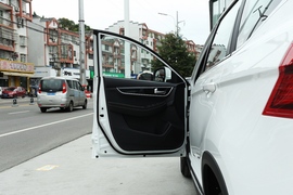 2022款东风风行T5