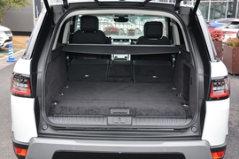 2022款路虎揽胜运动版新能源