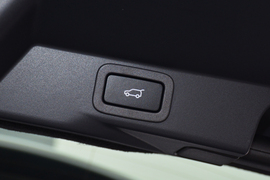 2022款路虎揽胜运动版新能源