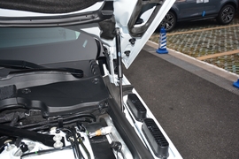 2022款路虎揽胜运动版新能源