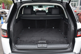 2022款路虎揽胜运动版新能源