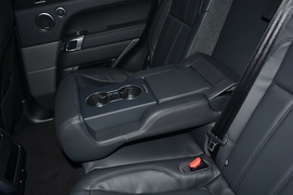 2022款路虎揽胜运动版新能源