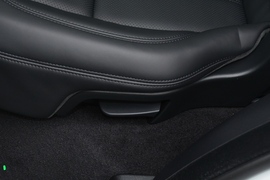 2022款路虎揽胜运动版新能源