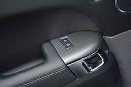 2022款路虎揽胜运动版新能源