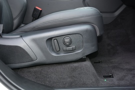 2022款路虎揽胜运动版新能源