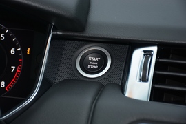 2022款路虎揽胜运动版新能源