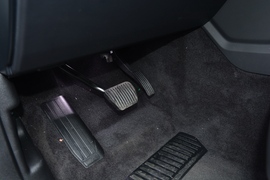 2022款路虎揽胜运动版新能源